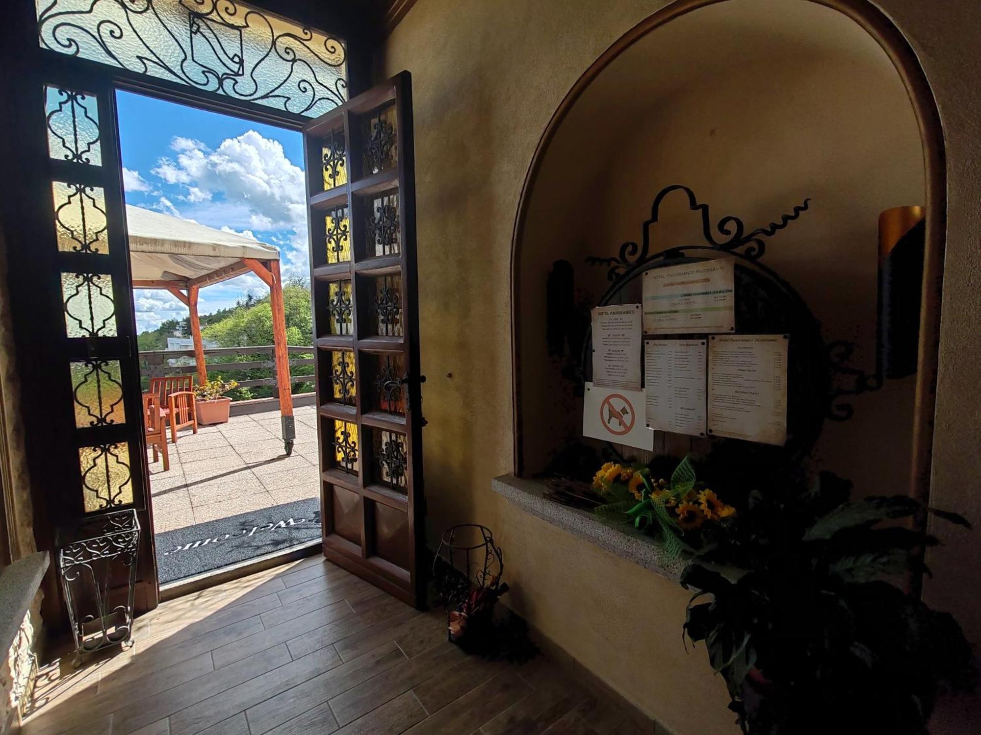 Hotel Panoramico Lago D'Orta (Adults Only) Madonna Del Sasso المظهر الخارجي الصورة