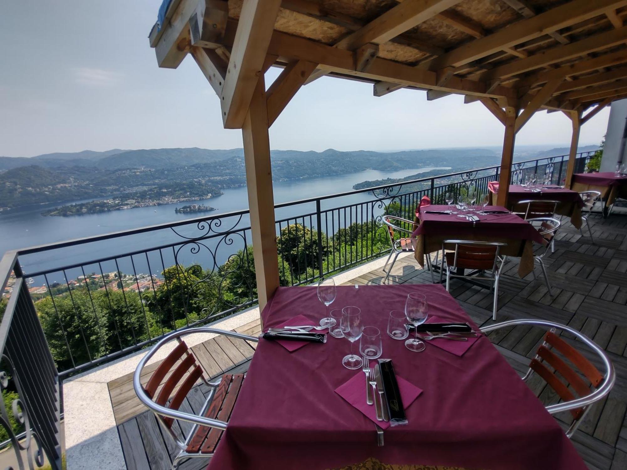 Hotel Panoramico Lago D'Orta (Adults Only) Madonna Del Sasso المظهر الخارجي الصورة