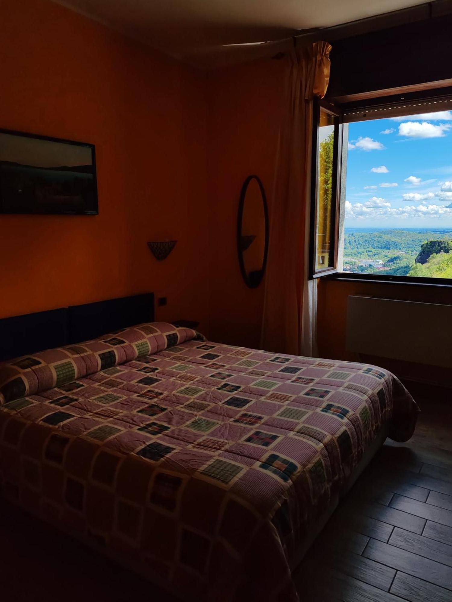 Hotel Panoramico Lago D'Orta (Adults Only) Madonna Del Sasso المظهر الخارجي الصورة