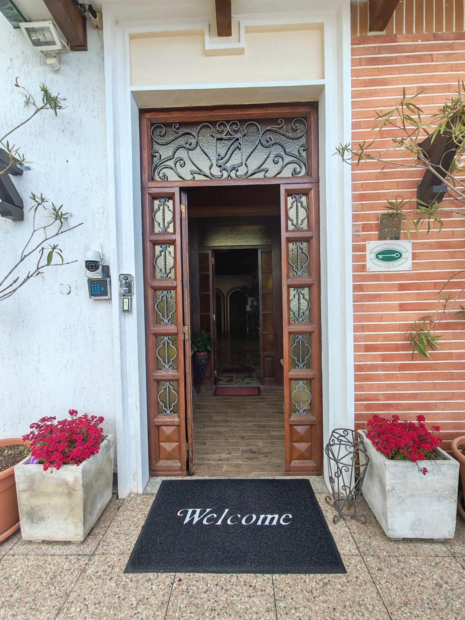 Hotel Panoramico Lago D'Orta (Adults Only) Madonna Del Sasso المظهر الخارجي الصورة