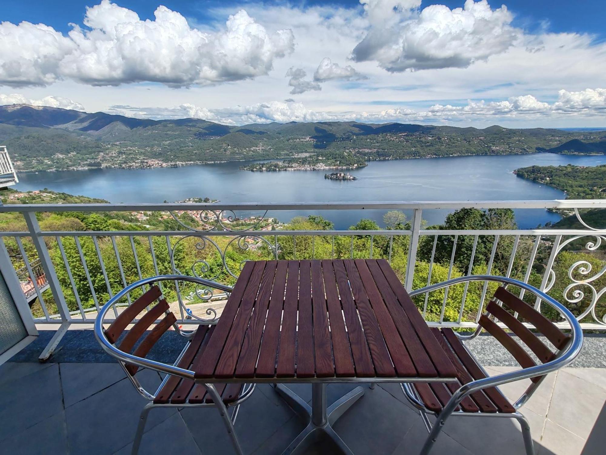 Hotel Panoramico Lago D'Orta (Adults Only) Madonna Del Sasso المظهر الخارجي الصورة