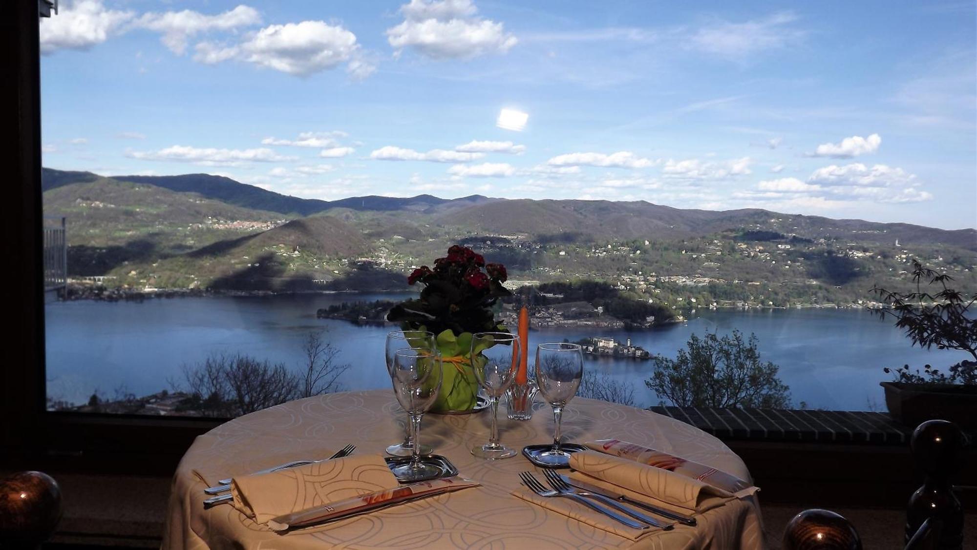 Hotel Panoramico Lago D'Orta (Adults Only) Madonna Del Sasso المظهر الخارجي الصورة