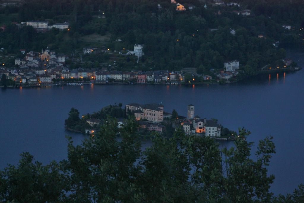 Hotel Panoramico Lago D'Orta (Adults Only) Madonna Del Sasso المظهر الخارجي الصورة