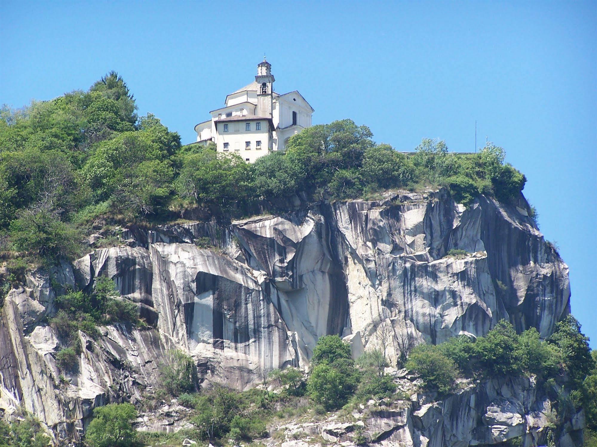 Hotel Panoramico Lago D'Orta (Adults Only) Madonna Del Sasso المظهر الخارجي الصورة