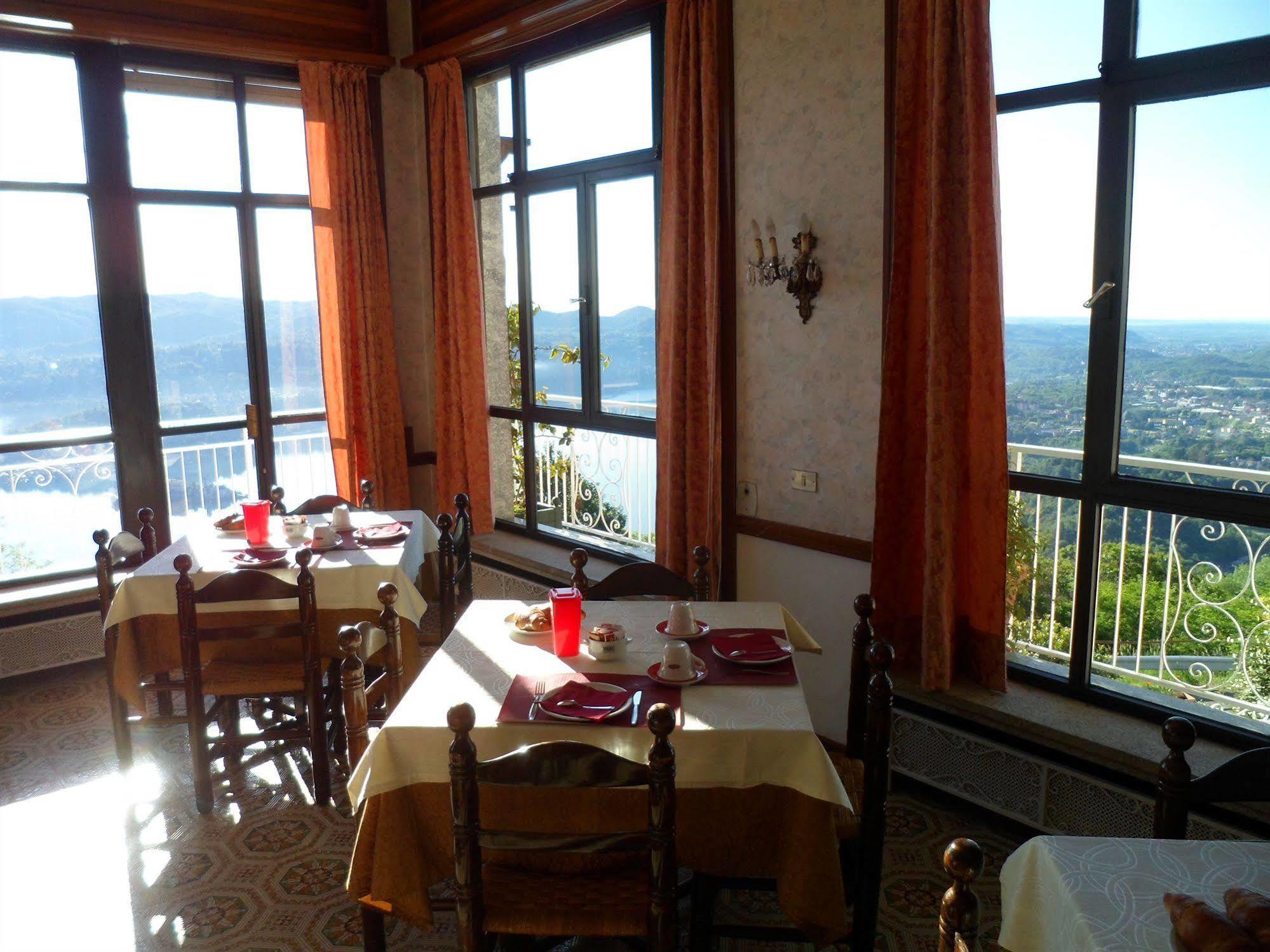 Hotel Panoramico Lago D'Orta (Adults Only) Madonna Del Sasso المظهر الخارجي الصورة