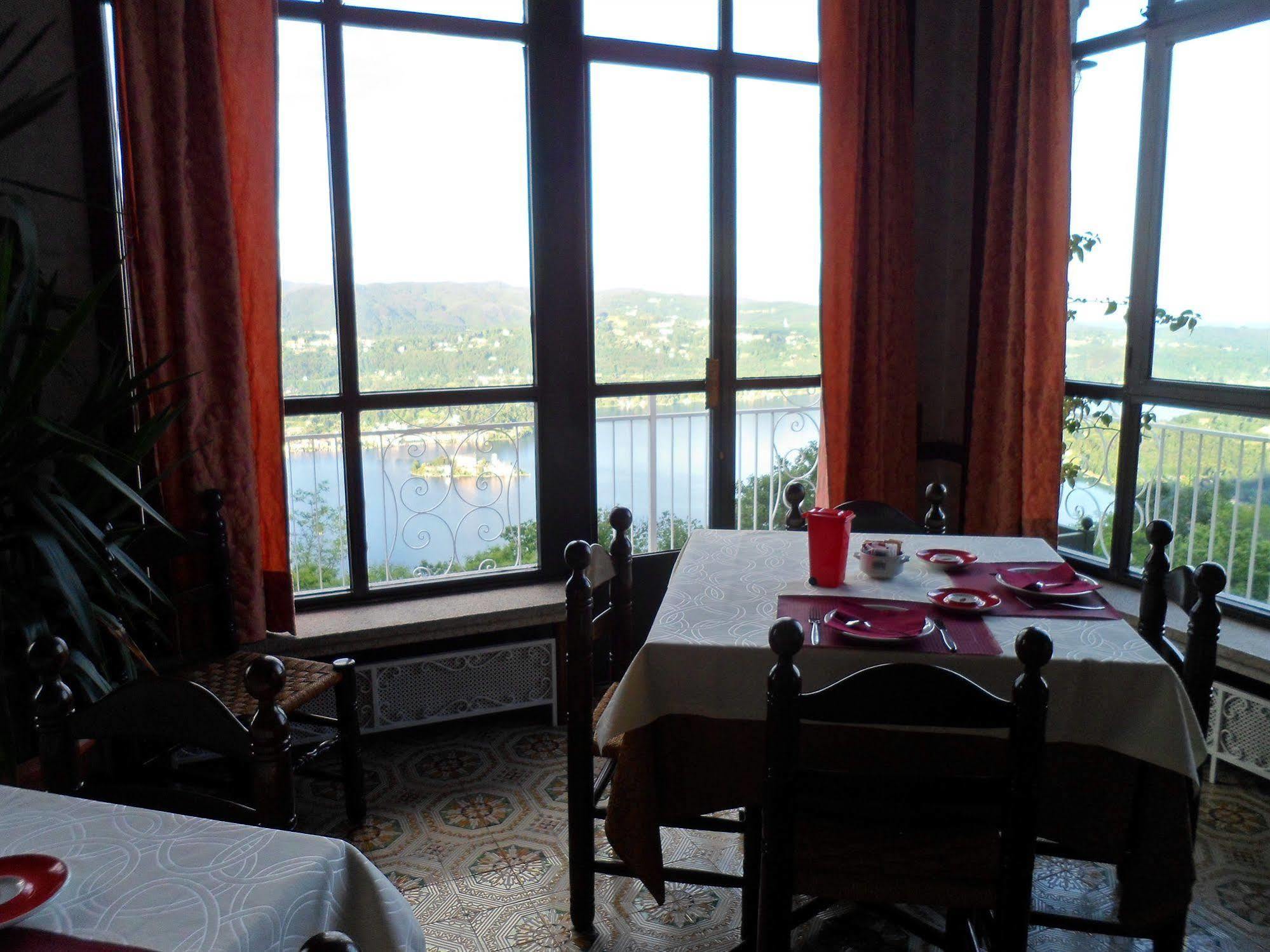 Hotel Panoramico Lago D'Orta (Adults Only) Madonna Del Sasso المظهر الخارجي الصورة