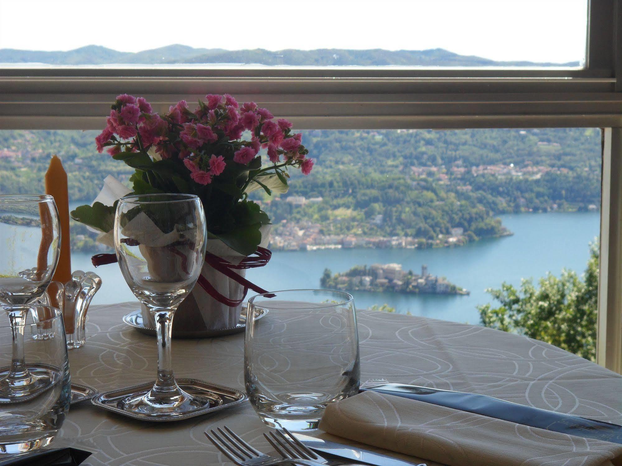 Hotel Panoramico Lago D'Orta (Adults Only) Madonna Del Sasso المظهر الخارجي الصورة