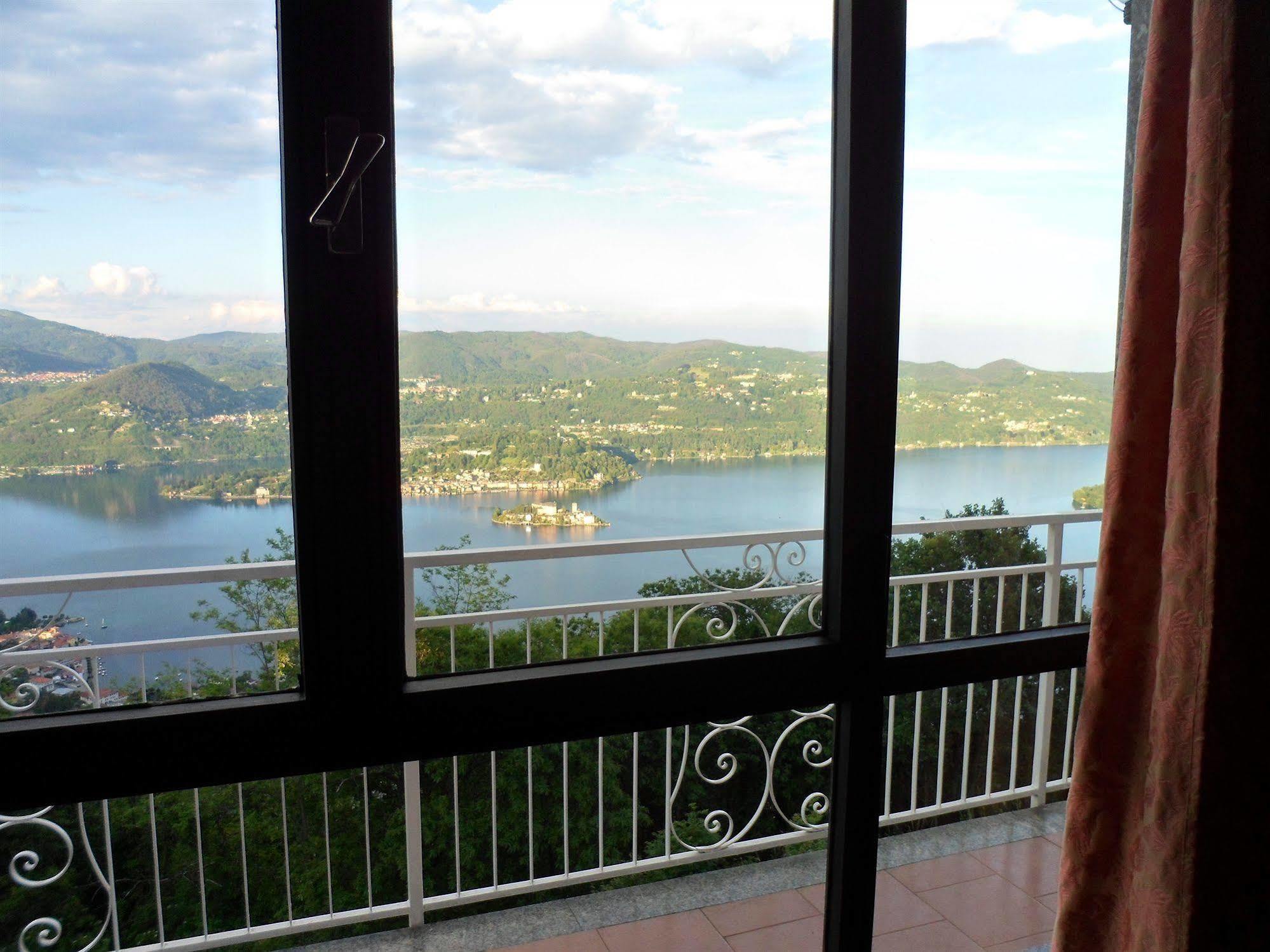 Hotel Panoramico Lago D'Orta (Adults Only) Madonna Del Sasso المظهر الخارجي الصورة